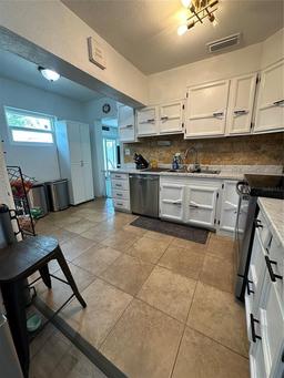 Picture of 1771 Bayview Drive, Lakeland, FL 33805
