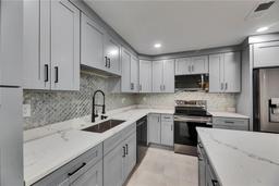 Picture of 1025 Apollo Beach Boulevard Unit 1, Apollo Beach, FL 33572