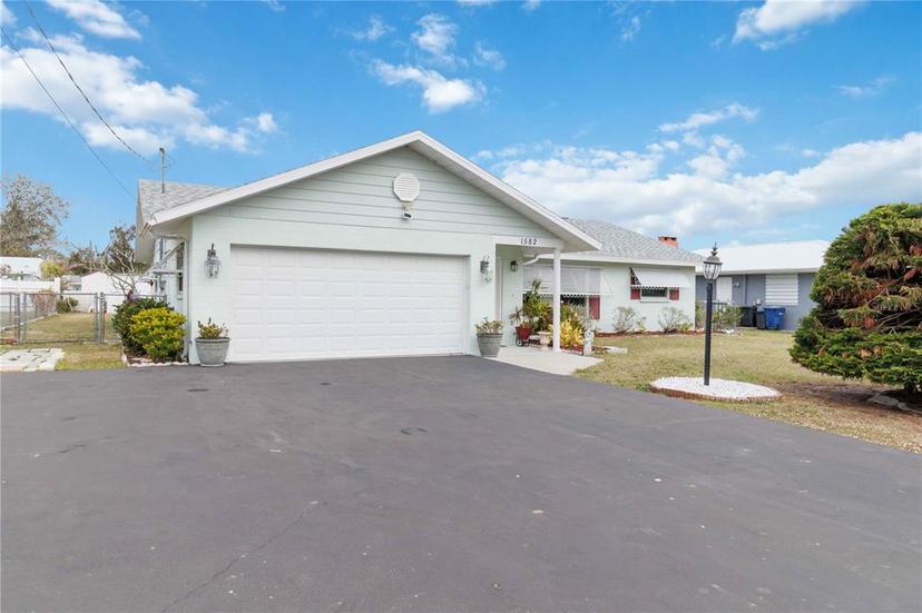 Picture of 1582 Overbrook Road, Englewood FL 34223