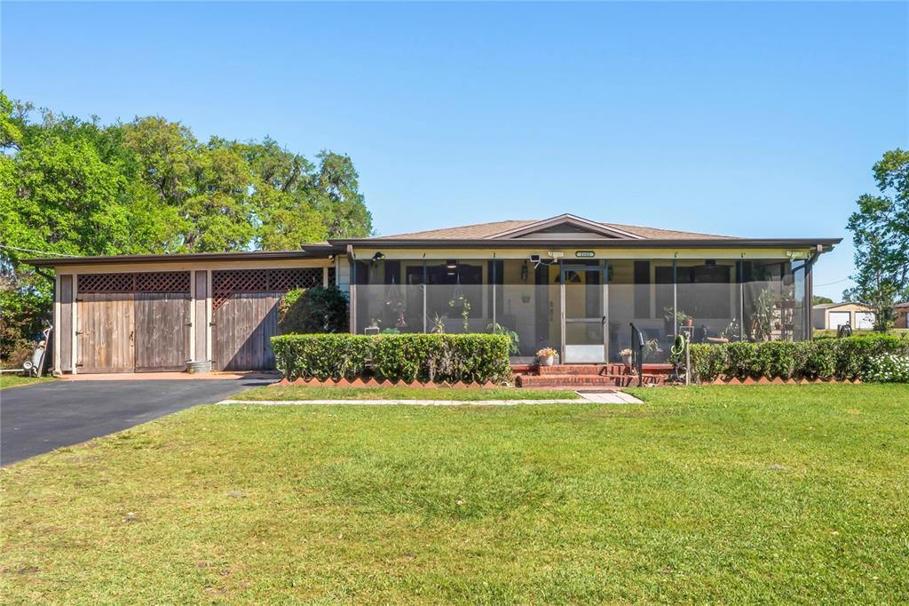 Picture of 2102 W Knights Griffin Road, Plant City, FL 33565