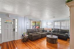 Picture of 2102 W Knights Griffin Road, Plant City, FL 33565