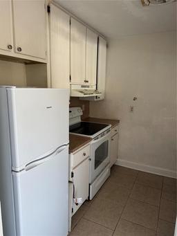 Picture of 141 Fernery Road Unit B5, Lakeland, FL 33809