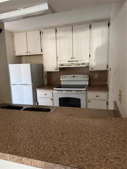 Picture of 141 Fernery Road Unit B5, Lakeland, FL 33809