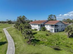 Picture of 803 Montrose Drive Unit 202, Venice, FL 34293