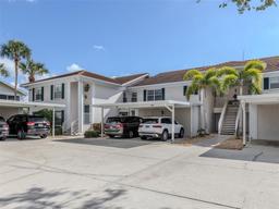 Picture of 803 Montrose Drive Unit 202, Venice, FL 34293