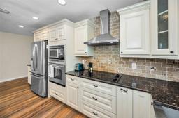 Picture of 11077 87Th Avenue, Seminole, FL 33772