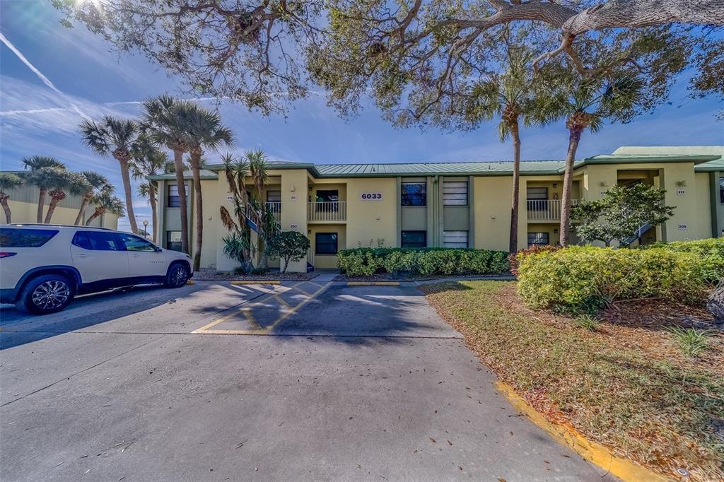 Picture of 6033 113Th Street Unit 213, Seminole, FL 33772