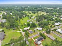 Picture of 1016 10Th Avenue, Graceville, FL 32440