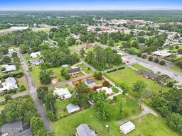 Picture of 1016 10Th Avenue, Graceville, FL 32440