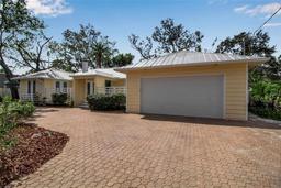 Picture of 980 S Orange Avenue, Sarasota, FL 34236