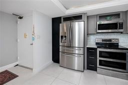 Picture of 17920 Gulf Boulevard Unit 702, Redington Shores, FL 33708
