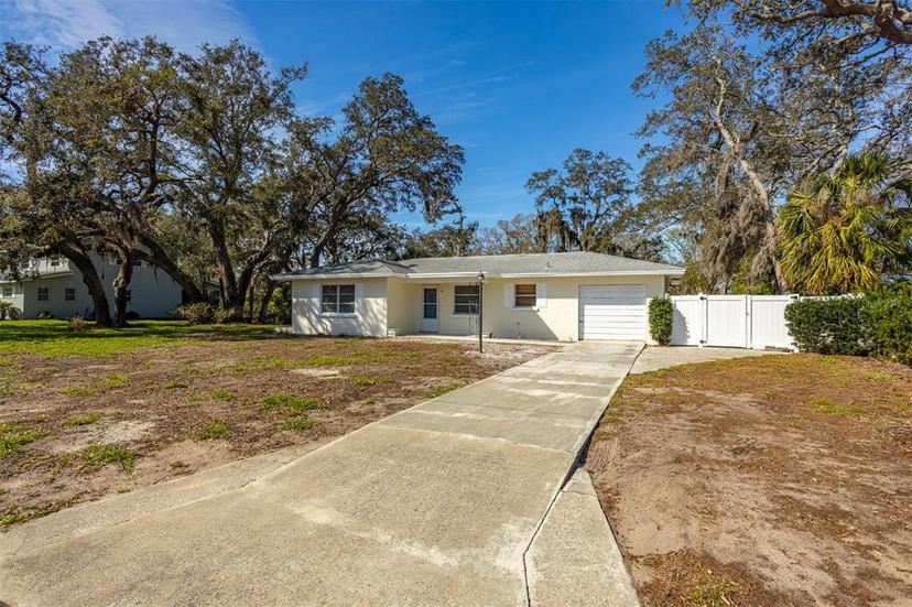 Picture of 2050 Nigels Drive, Dunedin FL 34698