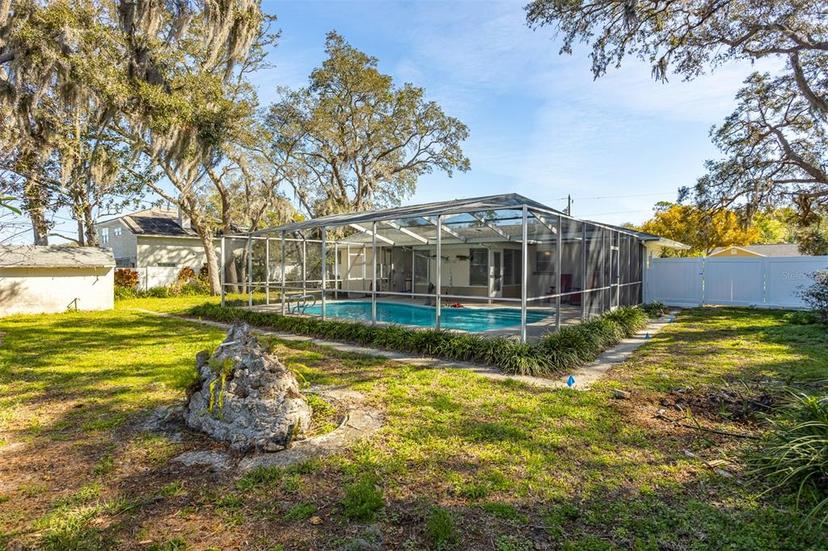 Picture of 2050 Nigels Drive, Dunedin FL 34698