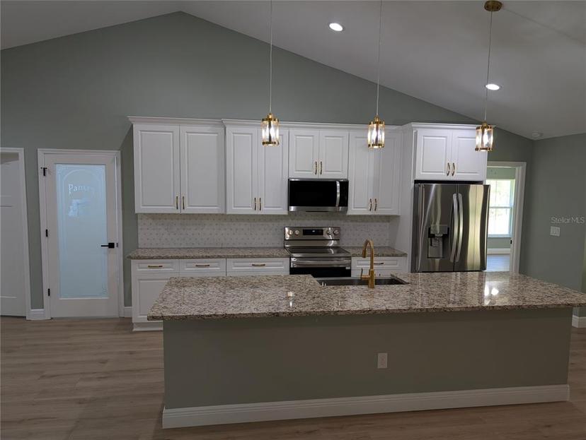 Picture of 8303 SW 127 Avenue, Dunnellon FL 34432