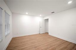 Picture of 4511 S Manhattan Avenue Unit 18, Tampa, FL 33611
