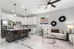 Picture of 2337 W Walnut Street, Tampa, FL 33607