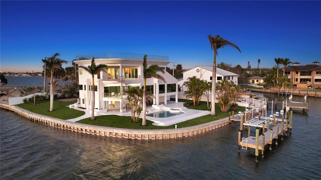 Picture of 1400 Siesta Drive, Sarasota, FL 34239