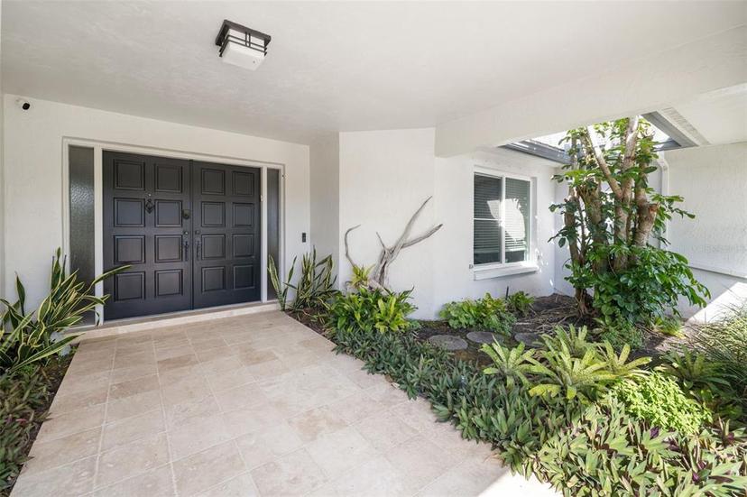 Picture of 5111 Canterbury Drive, Sarasota FL 34243