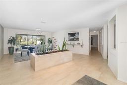 Picture of 5111 Canterbury Drive, Sarasota, FL 34243
