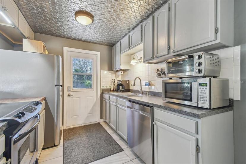 Picture of 1301 Melonwood Avenue, Clearwater FL 33759