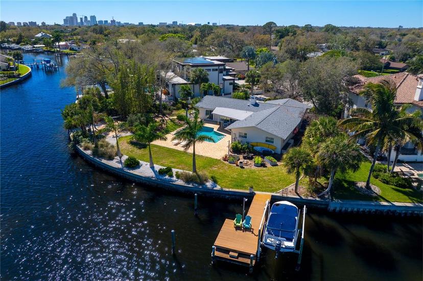 Picture of 3399 Maple Street Ne, St Petersburg FL 33704