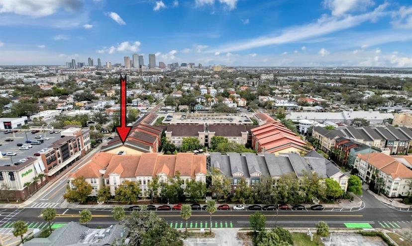 Picture of 2410 W Azeele Street Unit 220, Tampa FL 33609