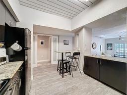 Picture of 2410 W Azeele Street Unit 220, Tampa, FL 33609