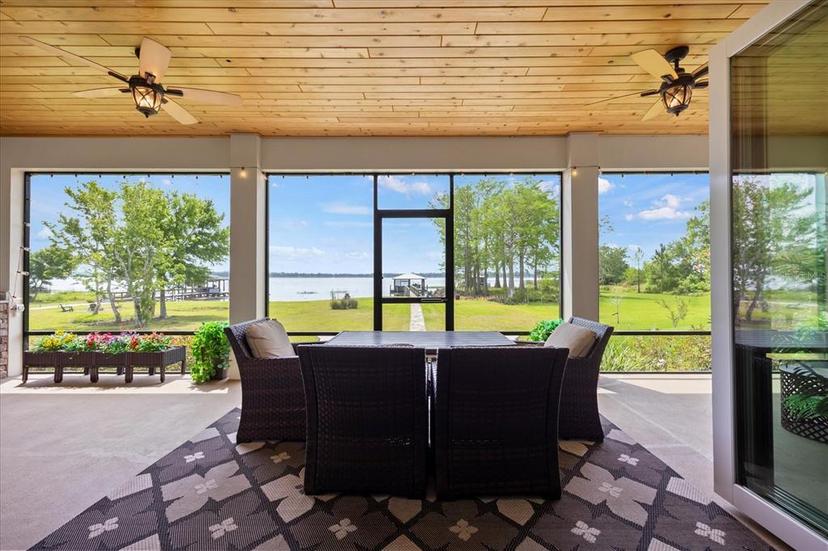 Picture of 17648 Live Oak Dr, Tavares FL 32778
