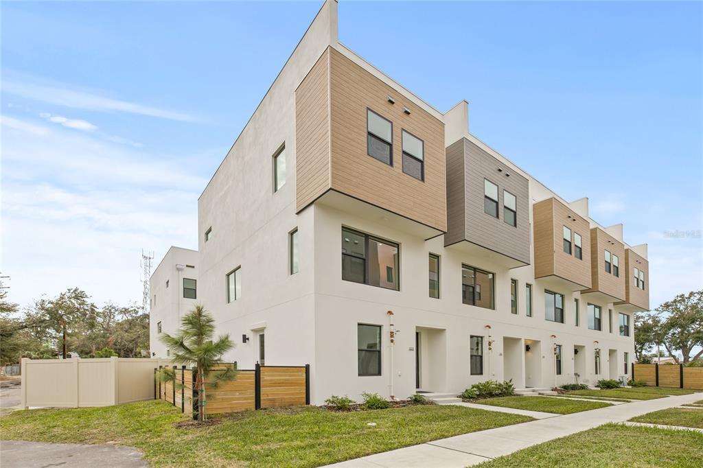 Picture of 305 15Th Street N, St Petersburg, FL 33705