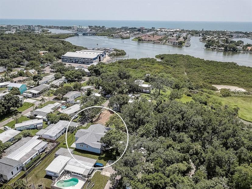 Picture of 14330 Channel Drive, Largo FL 33774
