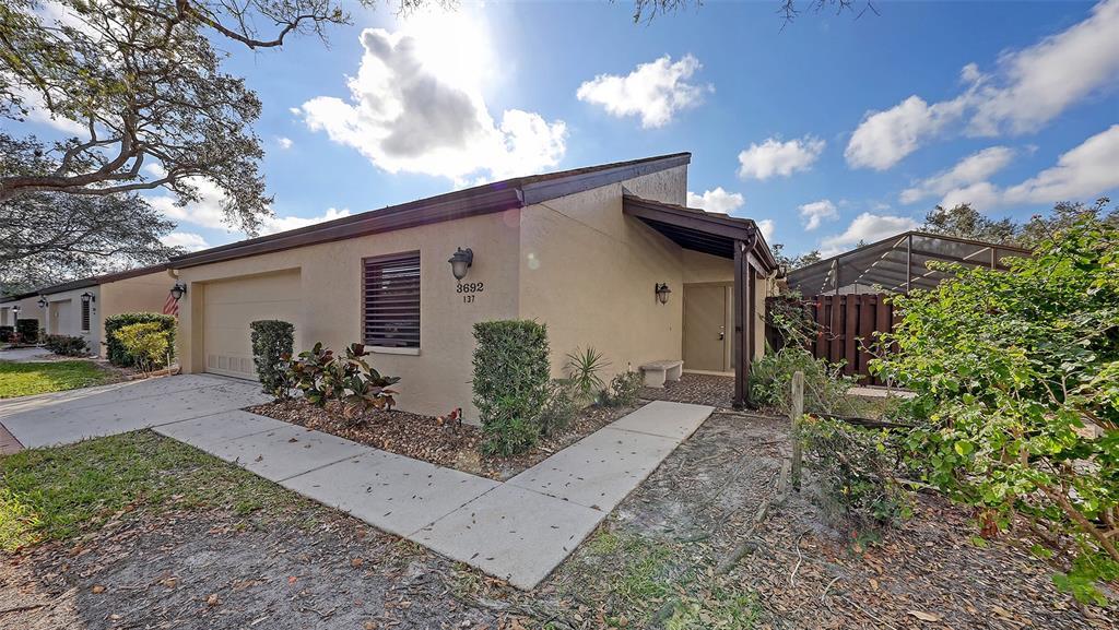 Picture of 3692 Glen Oaks Manor Drive, Sarasota, FL 34232