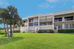 Picture of 50 Coe Road Unit 223, Belleair, FL 33756