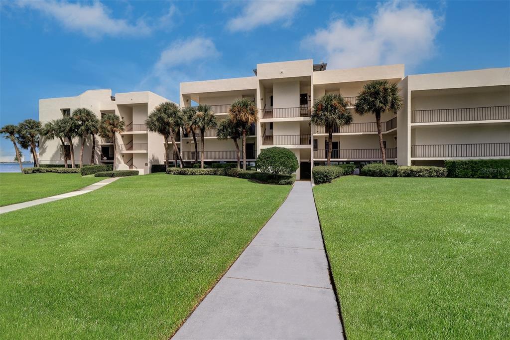 Picture of 50 Coe Road Unit 223, Belleair, FL 33756
