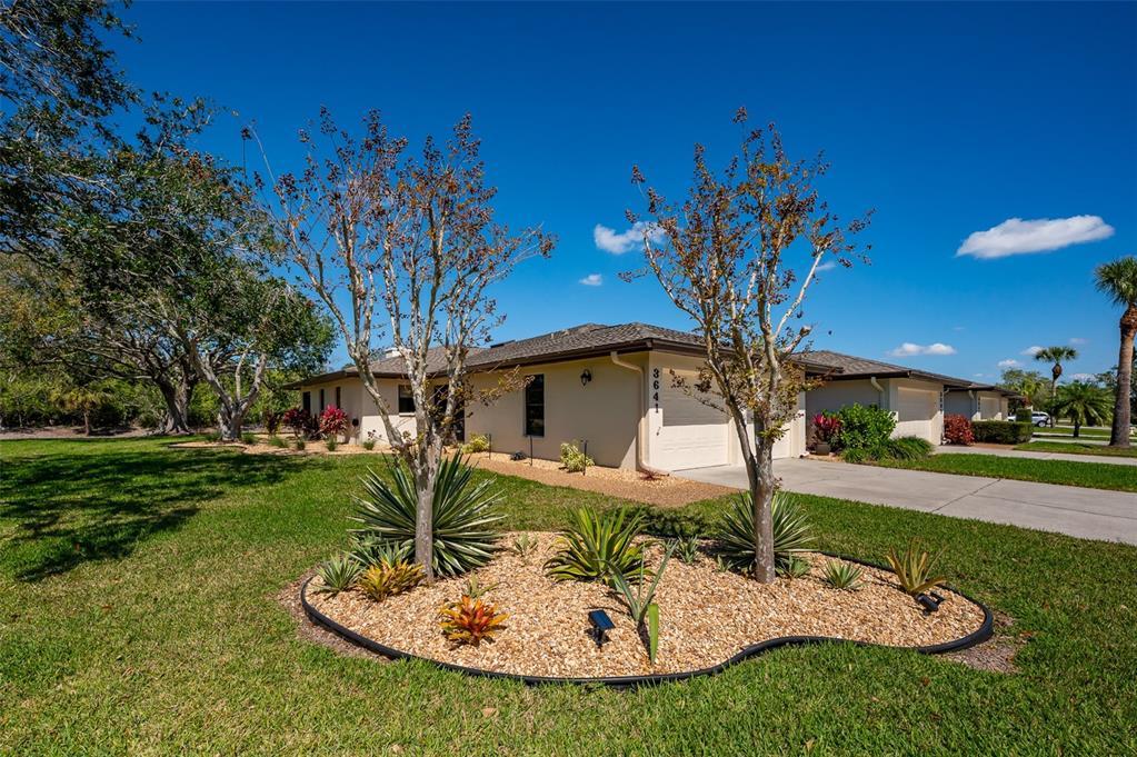 Picture of 3641 Gleneagle Drive Unit 12D, Sarasota, FL 34238