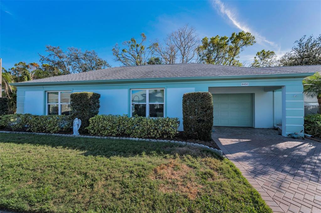 Picture of 8450 Candlewood Road, Seminole, FL 33777