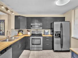 Picture of 8592 W Sunrise Boulevard Unit 202, Plantation, FL 33322