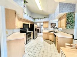 Picture of 12227 NW 8Th Place, Newberry, FL 32669