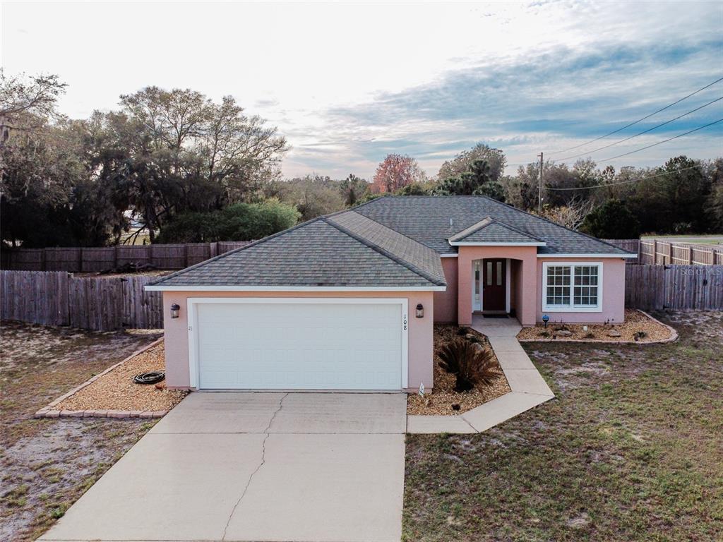 Picture of 108 Village Dr, Welaka, FL 32193