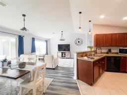 Picture of 108 Village Dr, Welaka, FL 32193