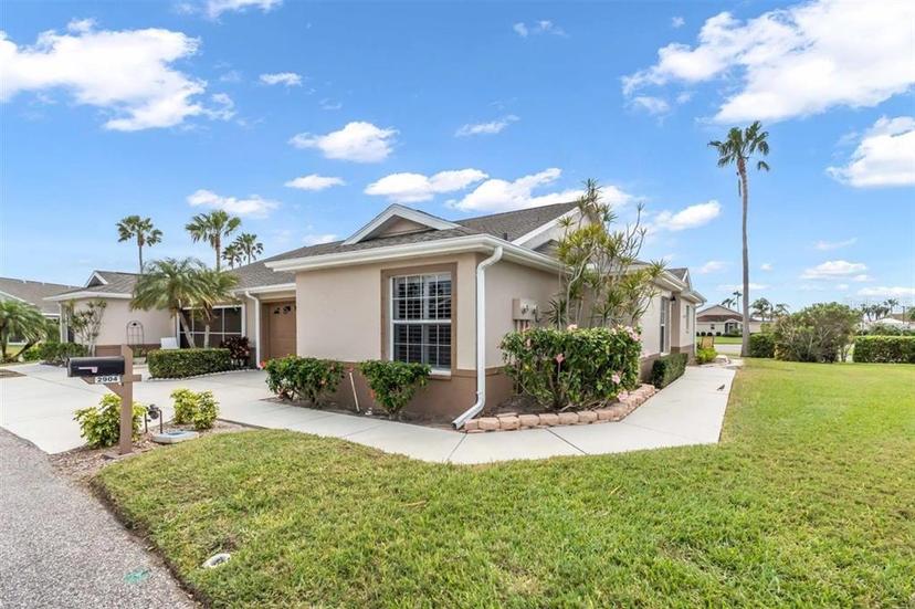Picture of 2904 Captains Court Unit 2904, Palmetto FL 34221