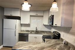 Picture of 3008 Hillview Street, Sarasota, FL 34239