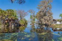 Picture of 2439 Cr 453, Lake Panasoffkee, FL 33538