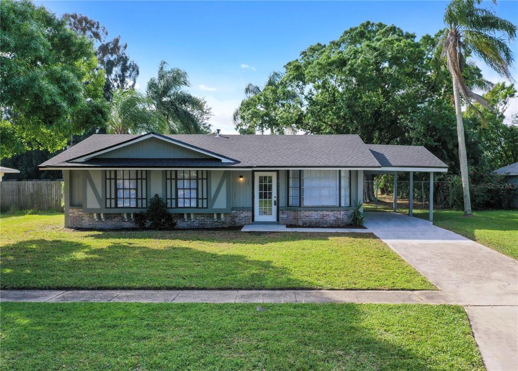 Picture of 457 NE Camelot Drive, Port St Lucie, FL 34983