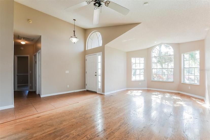 Picture of 1019 Royal Oaks Drive, Apopka FL 32703