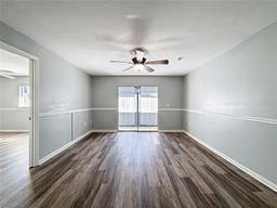 Picture of 5509 Fountain Lake Circle Unit C204, Bradenton, FL 34207