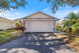 Picture of 832 Saintclair Circle Unit 832, Venice, FL 34285