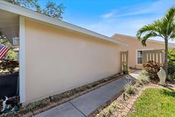 Picture of 832 Saintclair Circle Unit 832, Venice, FL 34285