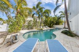 Picture of 9 Palm Harbor Drive, Holmes Beach, FL 34217