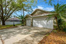 Picture of 1166 Lumsden Trace Circle, Valrico, FL 33594