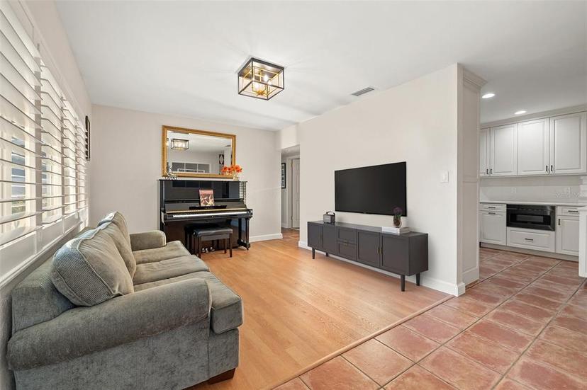 Picture of 8467 8Th Way N, St Petersburg FL 33702